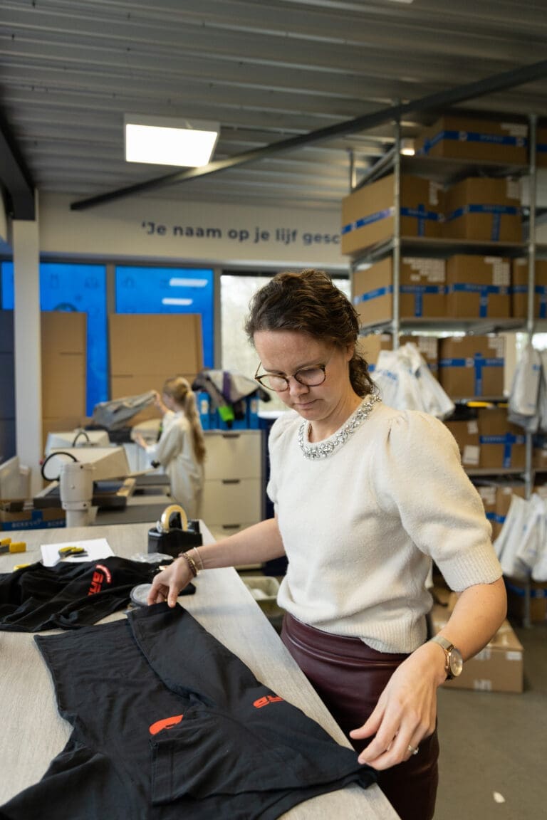 Innovatieve materialen in werkkleding: verhoog de prestaties van je medewerkers